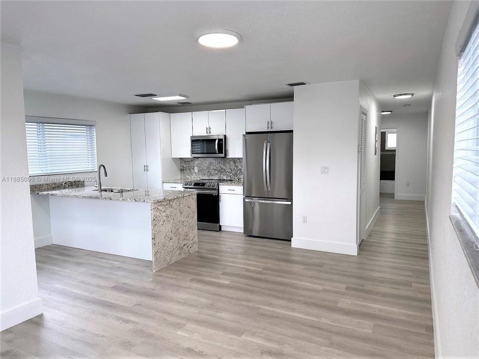 11230 SW 5th St 1, Sweetwater, فلوريدا 33174, الولايات المتحدة