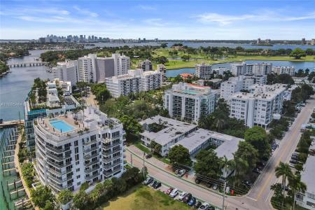 9270 E Bay Harbor Dr 4B, Bay Harbor Islands, Florida 33154, USA