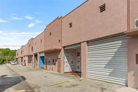 16637 SW 117th Ave 8B, Miami, Florida 33177, USA