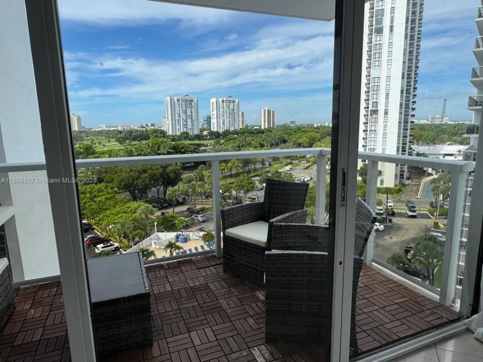 3731 N Country Club Dr 928, Aventura, Florida 33180