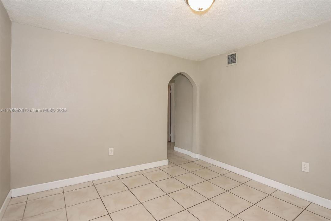 2161 NW 97th St, Miami, Florida 33147, Amerika Birleşik Devletleri