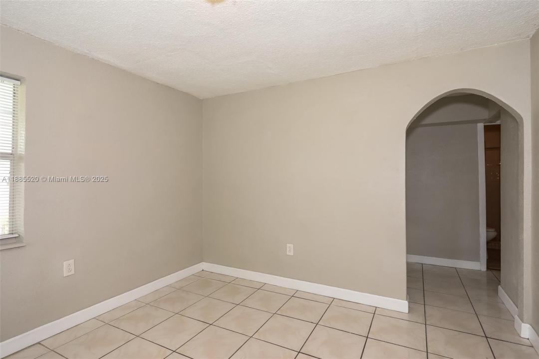 2161 NW 97th St, Miami, Florida 33147, Amerika Birleşik Devletleri
