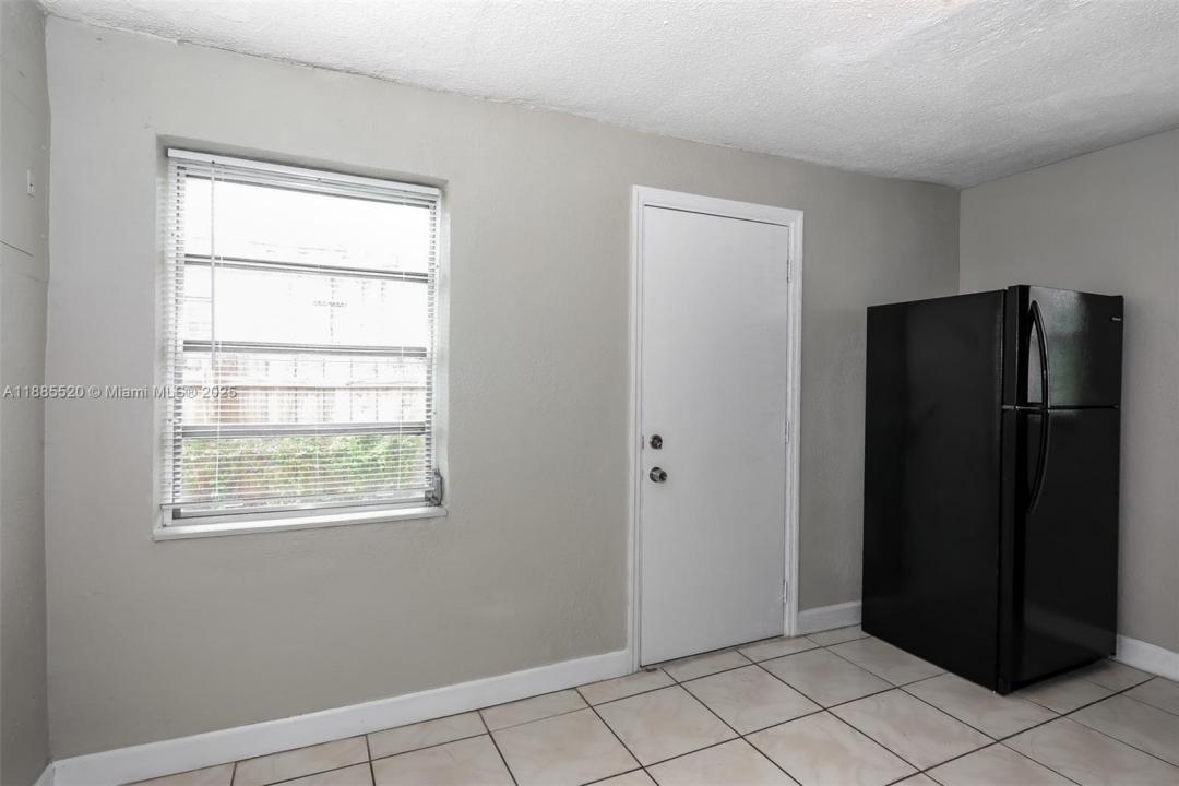 2161 NW 97th St, Miami, Florida 33147, Amerika Birleşik Devletleri