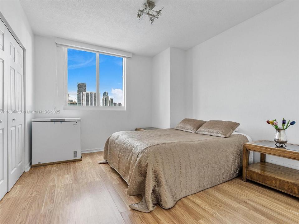 275 NE 18th St 1705, Miami, Florida 33132, Stati Uniti