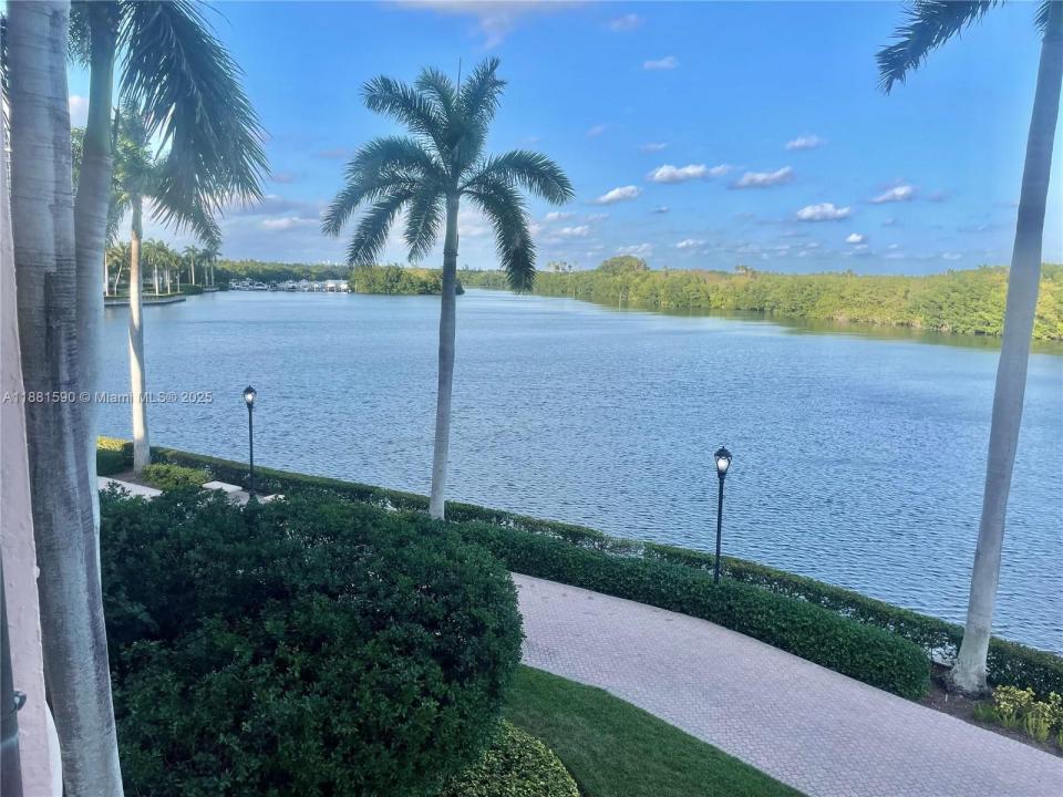 13645 Deering Bay Dr 123, Coral Gables, Flórida 33158, Estados Unidos