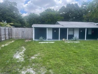 1041 NE 35th St, Oakland Park, Florida 33334, USA
