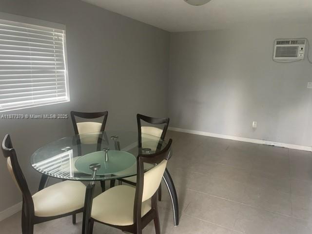 1041 NE 35th St, Oakland Park, Florida 33334, USA