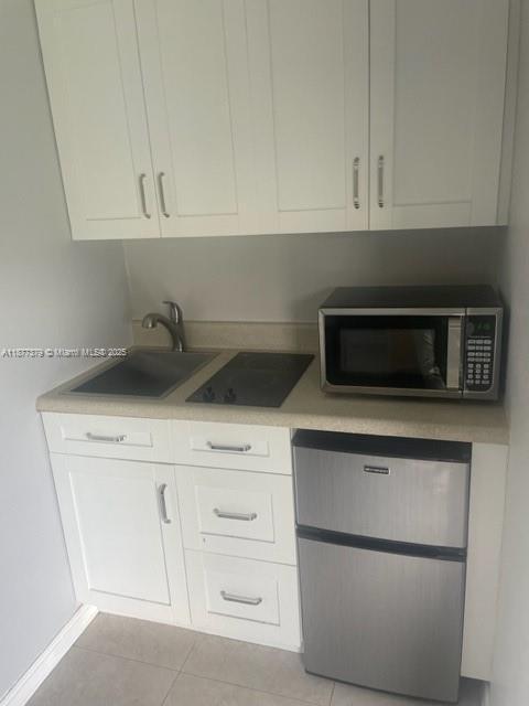 1041 NE 35th St, Oakland Park, Florida 33334, USA