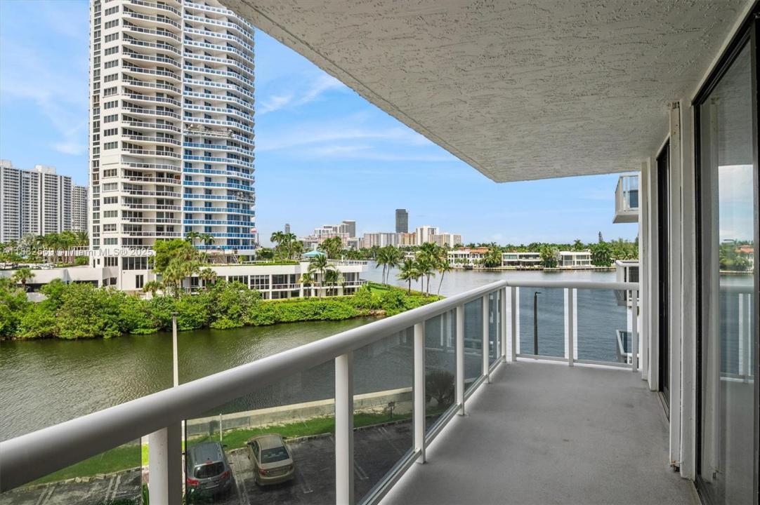 20515 E Country Club Dr 442, Aventura, Флорида 33180, Соединенные Штаты