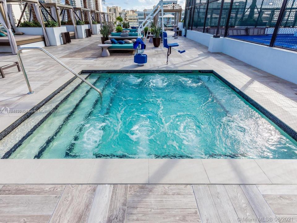 4010 S Ocean Dr R401, Hollywood, Флорида 33019, Соединенные Штаты
