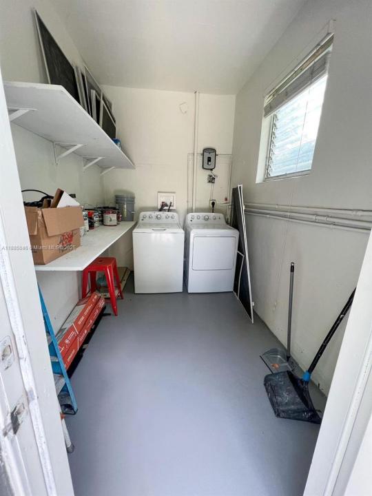 411 NE 88th St, El Portal, 佛罗里达州 33138, 美国