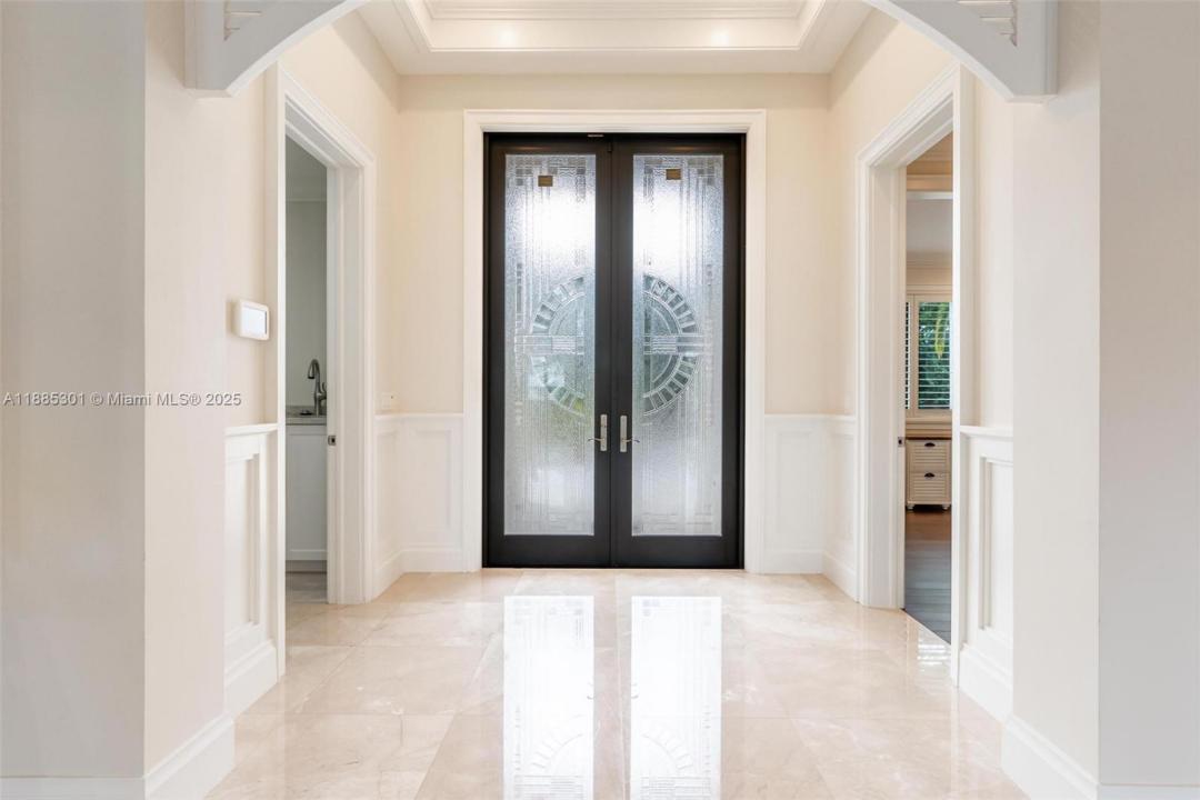 2381 NE 24th St, Lighthouse Point, Florida 33064