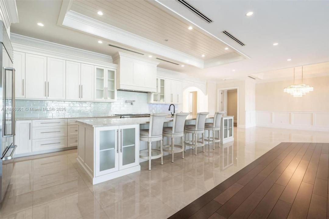 2381 NE 24th St, Lighthouse Point, Florida 33064