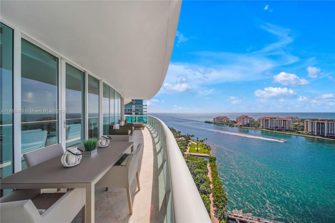 1000 S Pointe Dr 2202, Miami Beach, פלורידה 33139, ארצות הברית של אמריקה 