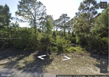 617 Henry Ave, Lehigh Acres, Florida 33972, USA