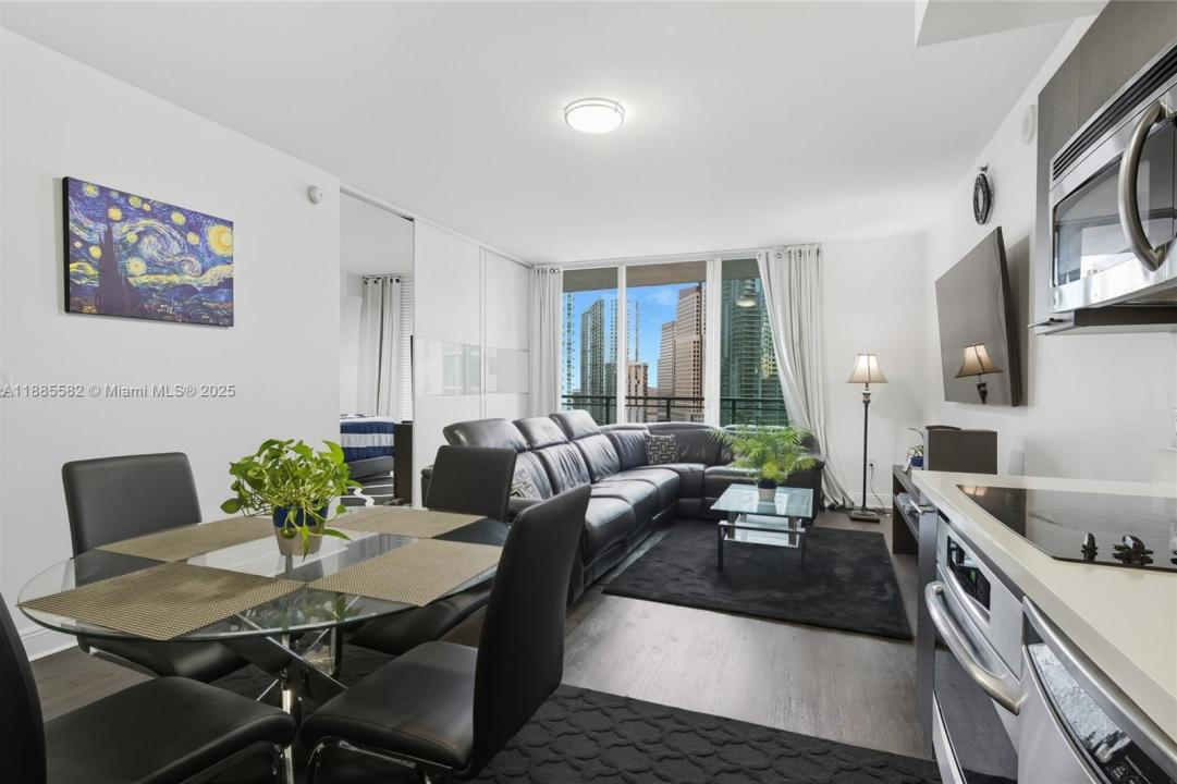 90 SW 3rd St 2214, Miami, פלורידה 33130, ארצות הברית של אמריקה 