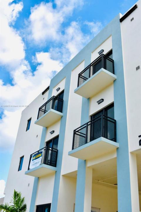 29 Palmetto Drive 7, Miami Springs, Florida 33166