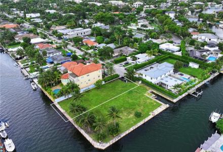 2210 NE 124th St, North Miami, Florida 33181