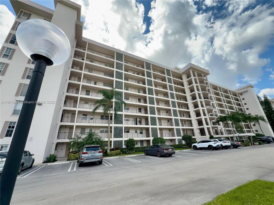 3100 N Palm Aire Dr 709, Pompano Beach, פלורידה 33069, ארצות הברית של אמריקה 