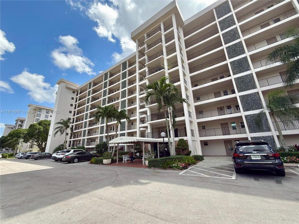 3100 N Palm Aire Dr 709, Pompano Beach, פלורידה 33069, ארצות הברית של אמריקה 