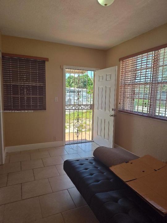 12325 NW 19th Ave 12325, Miami, 佛罗里达州 33167, 美国