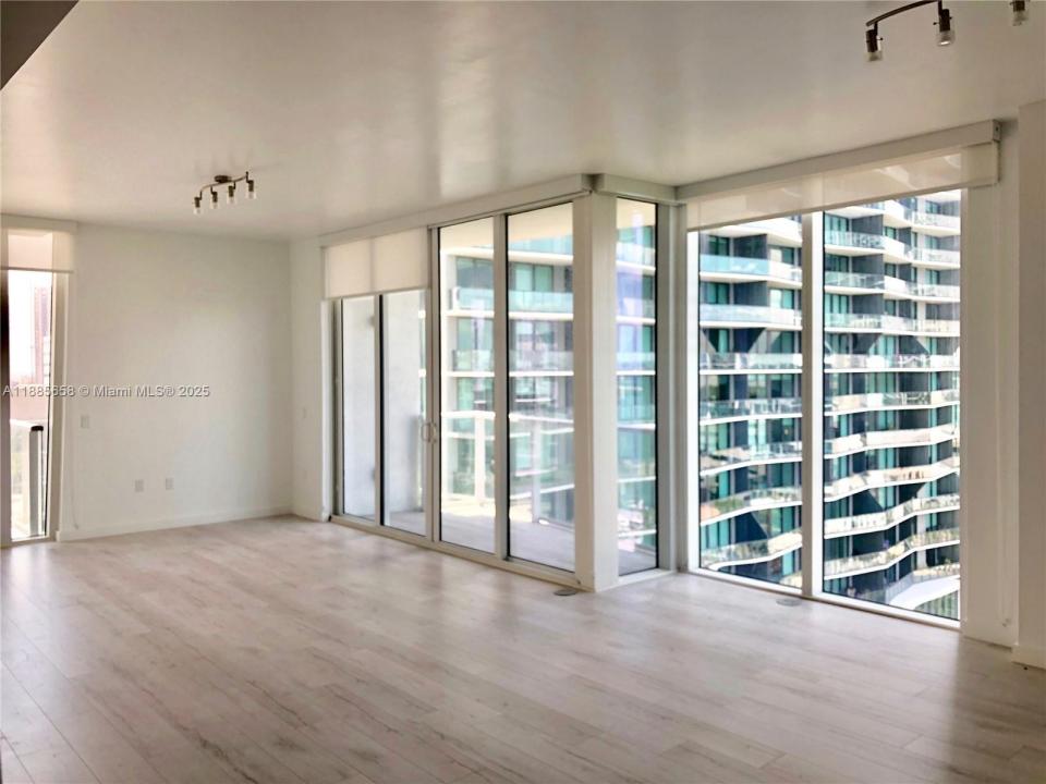 601 NE 27TH ST 1101, Miami, Флорида 33137, Соединенные Штаты
