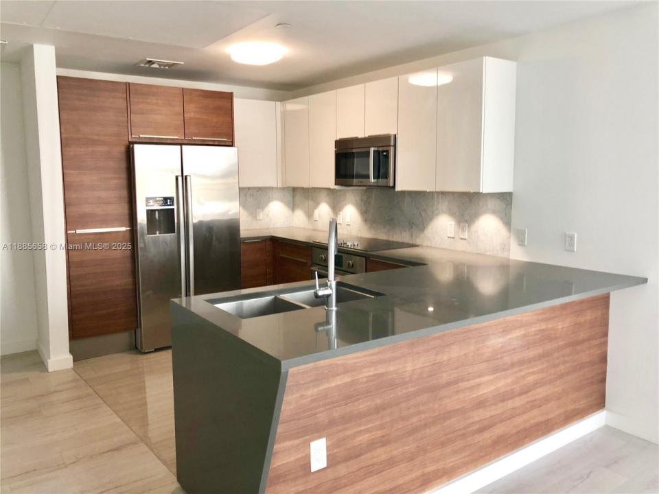 601 NE 27TH ST 1101, Miami, Флорида 33137, Соединенные Штаты