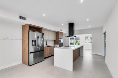 323 NW 104th Ter, Miami, Florida 33150, USA