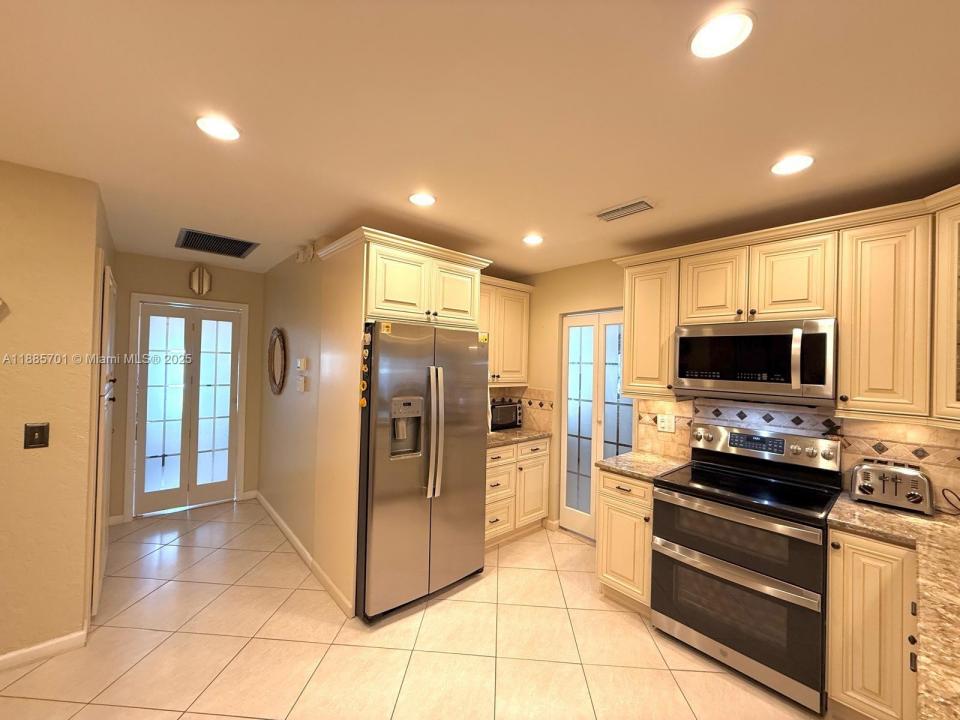 230 SE 4th St, Dania Beach, Flórida 33004, Estados Unidos