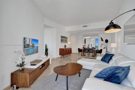 16001 Collins Ave 805, Sunny Isles Beach, Florida 33160, USA