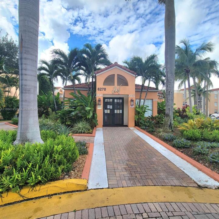 6292 NW 186th St 303, Hialeah, פלורידה 33015, ארצות הברית של אמריקה 