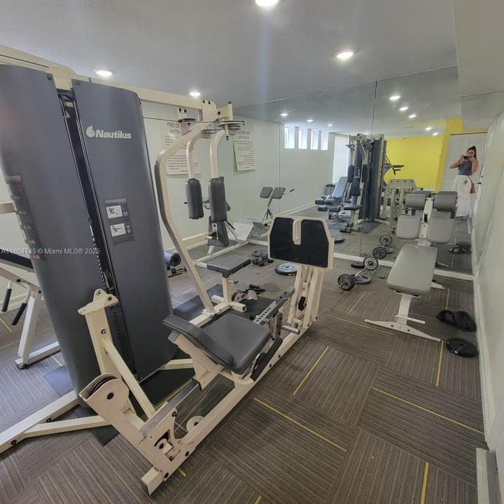 6292 NW 186th St 303, Hialeah, פלורידה 33015, ארצות הברית של אמריקה 