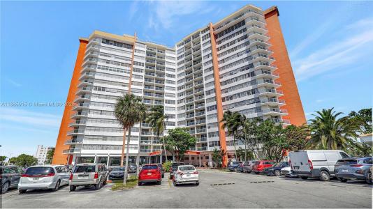 1301 NE Miami Gardens Dr 512W, Miami, Florida 33179, USA