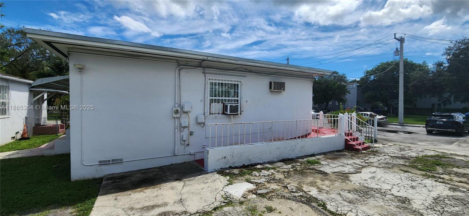 405 NW 64th St, Miami, Floride 33150, États-Unis