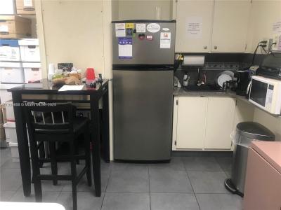 6701 Sunset Dr 104, South Miami, Flórida 33143, Estados Unidos