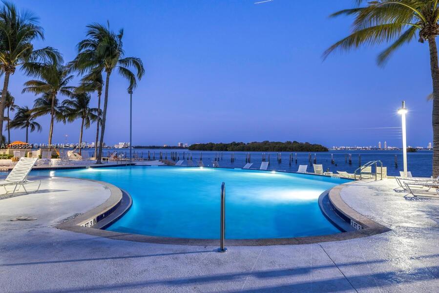 680 NE 64th St A505, Miami, Floride 33138, États-Unis