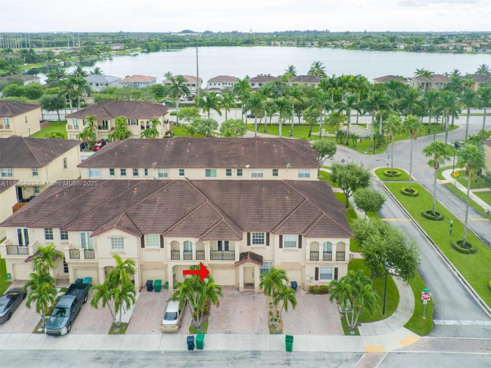 12842 SW 135th St 12842, Miami, Florida 33186, USA