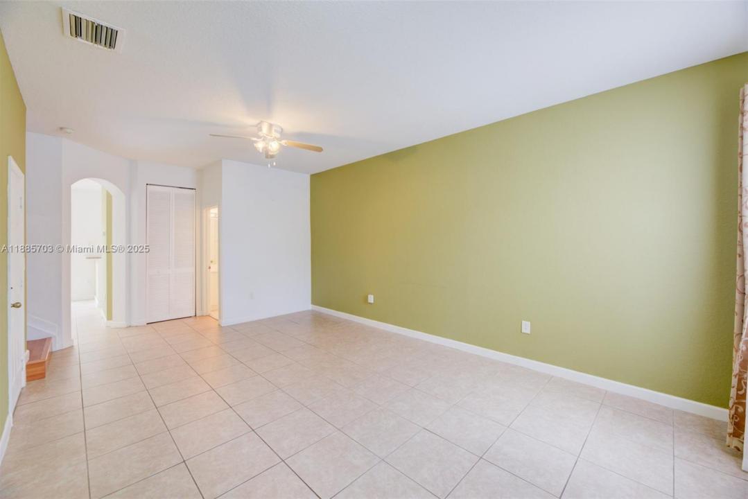 12842 SW 135th St 12842, Miami, Florida 33186, USA