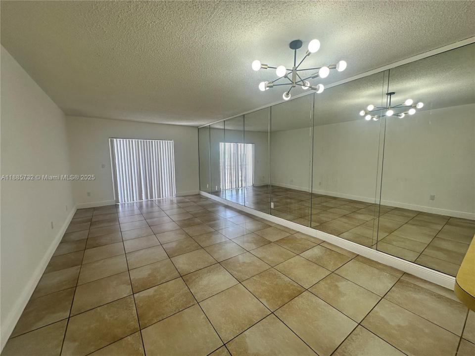 13685 NE 10th Ave 411, North Miami, فلوريدا 33161, الولايات المتحدة