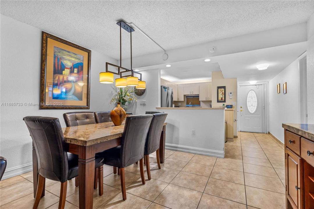 711 S Hollybrook Dr 210, Pembroke Pines, Florida 33025, HOA KỲ