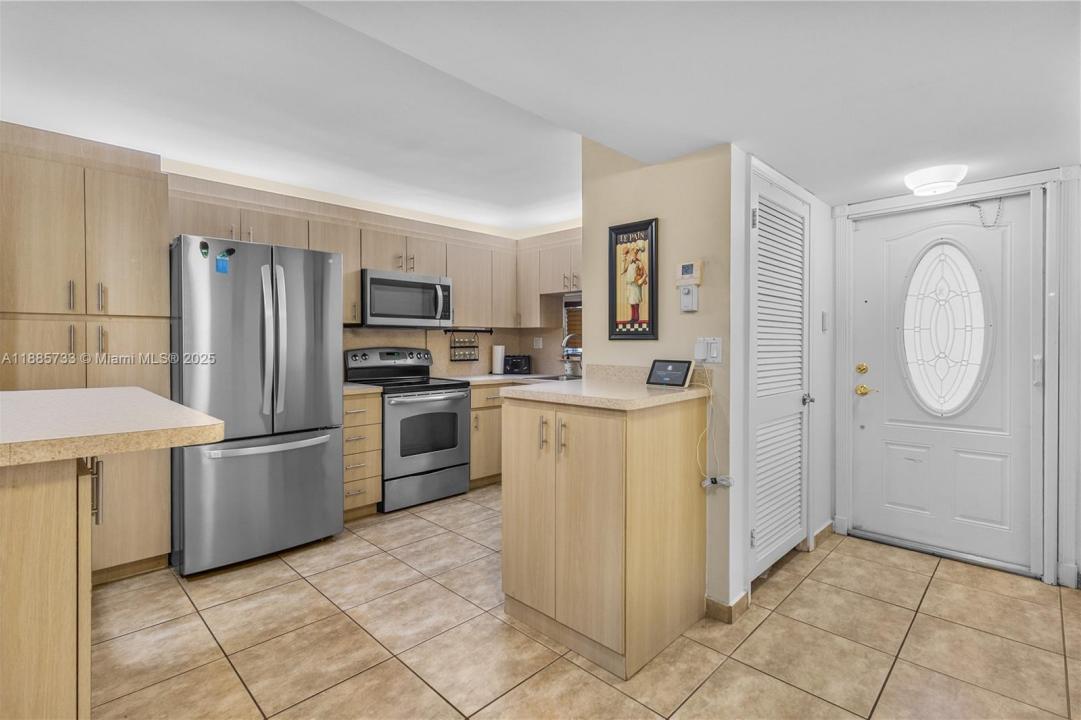 711 S Hollybrook Dr 210, Pembroke Pines, Florida 33025, HOA KỲ