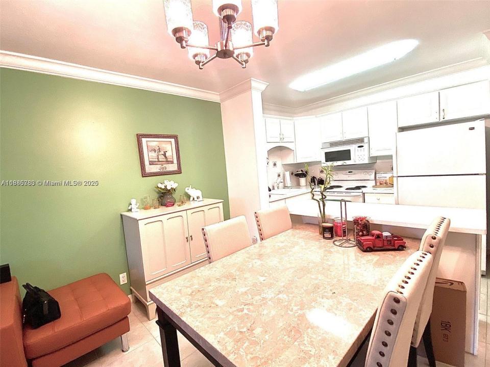 1520 Mckinley St 216E, Hollywood, Florida 33020, USA