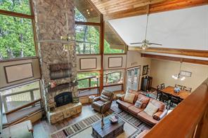 156 Spring Lake Knoll, Holly Lake Ranch, Texas 75765, États-Unis