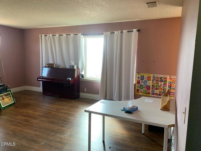 Symeron Road, Apple Valley, California 92307