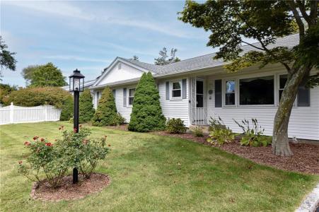44 Crowfield Drive, Warwick, Rhode Island 02888