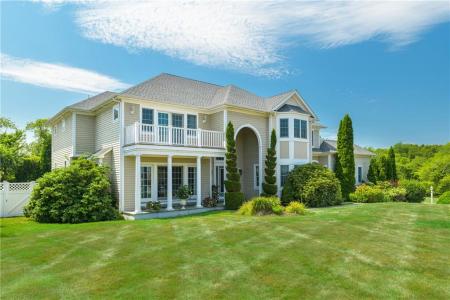 180 Cottontail Drive, Portsmouth, Rhode Island 02871, USA