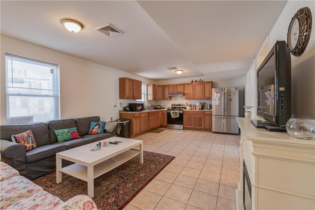 970 Atwells Avenue 3, Providence, Rhode Island 02908