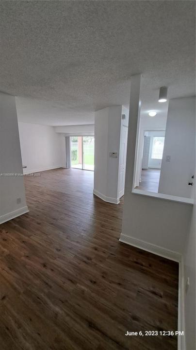 15770 SW 106th Ter 104, Miami, Florida 33196, HOA KỲ