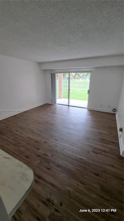 15770 SW 106th Ter 104, Miami, Florida 33196, HOA KỲ