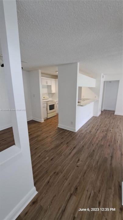 15770 SW 106th Ter 104, Miami, Florida 33196, HOA KỲ